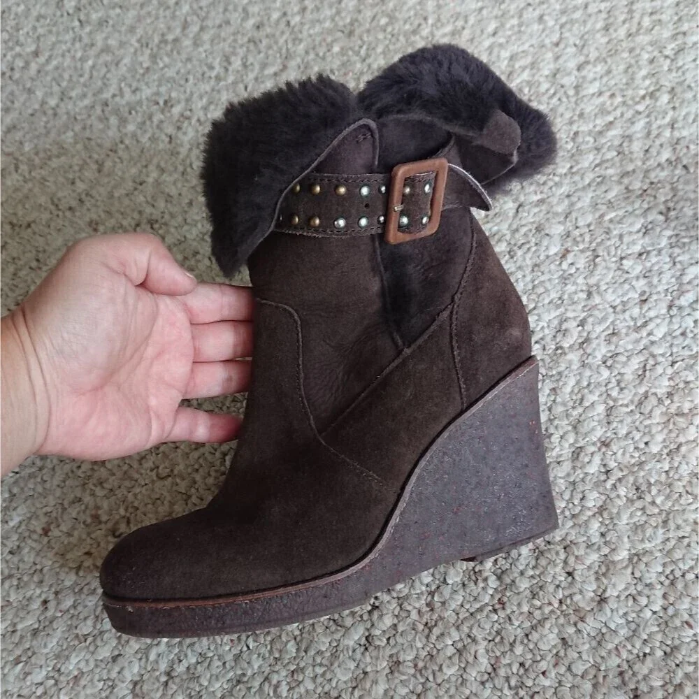 EMU Australia Heighton Wedge boots 100% Premium sheep Fur in dark brown Size 7
